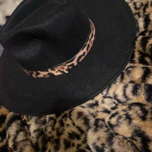 Stylish Black Fedora with Leopard Band